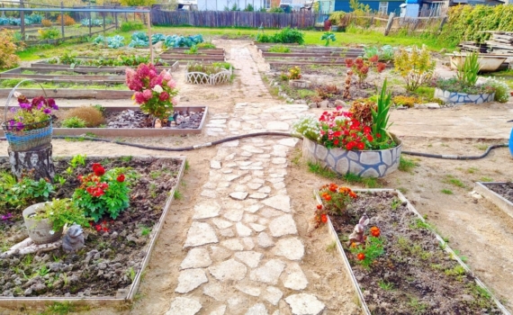 Садовые дорожки без бетона и плитки: как сделать вечное покрытие  — не собирает лужи, не трескается
