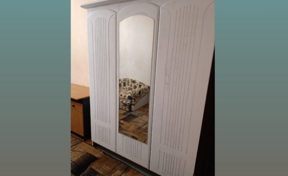 Вторая жизнь для старой мебели: обновляем шкаф — идеи самостоятельной реставрации Вторая жизнь для старой мебели: обновляем шкаф — идеи самостоятельной реставрации