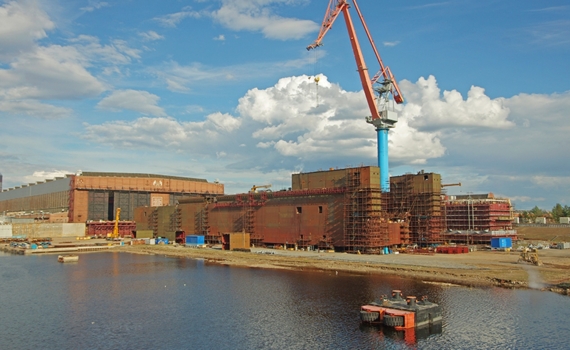 На Севмаше завершается формирование корпуса плавдока “Сухона” На Севмаше завершается формирование корпуса плавдока “Сухона”